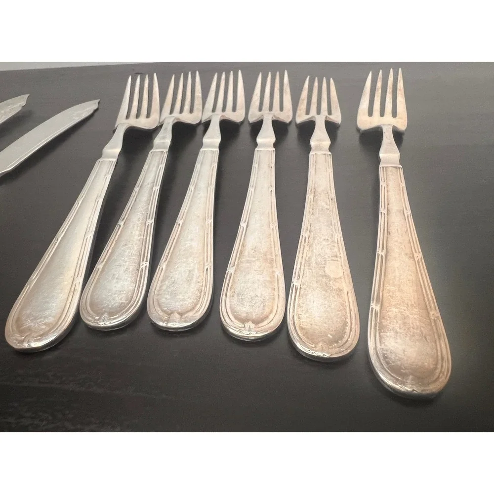 12-Piece EPNS Silver Plated Fish Cutlery Set c. 1920s Knives Forks Antique
